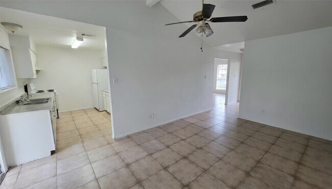 Building Photo - 5150 Prairie Ridge Rd
