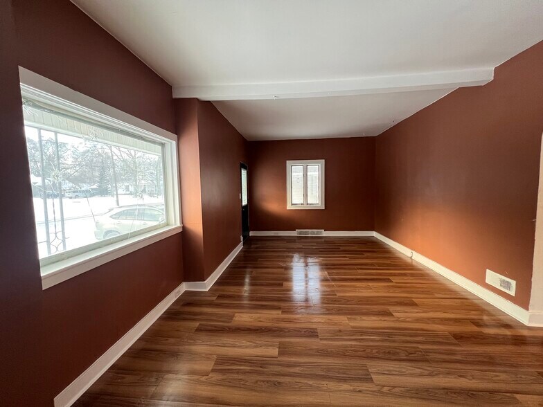 Building Photo - 2518 Hermansau St