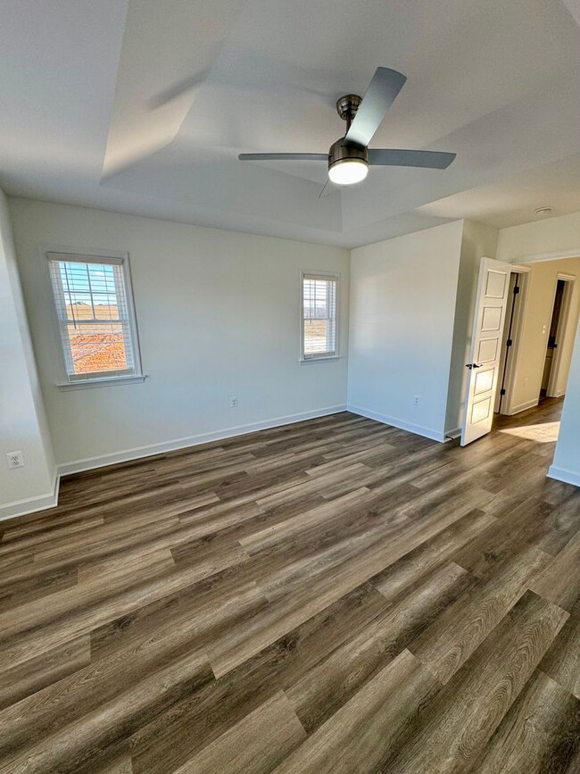 Building Photo - Brand New  END UNIT Townhouse For Rent in ...