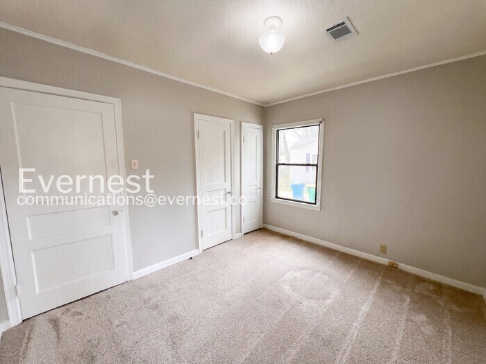 Building Photo - 6700 Westover Dr