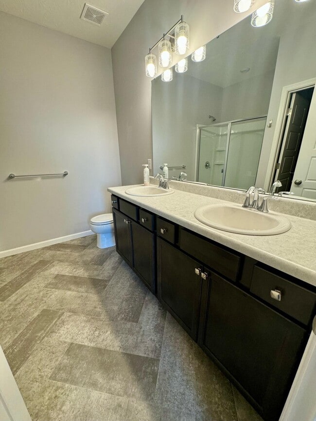 Building Photo - 636 Morven Park Dr