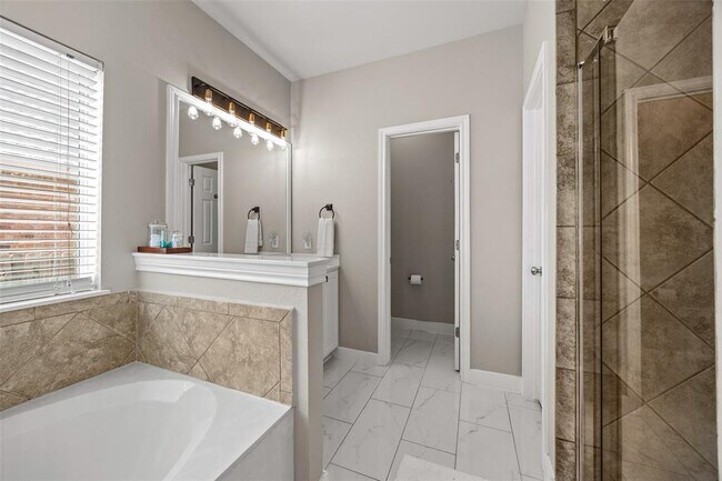 Building Photo - 2414 Powderham Ln