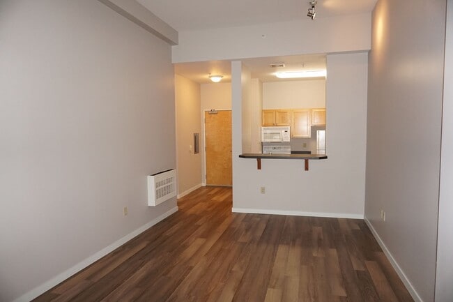 Building Photo - 701 Columbia St