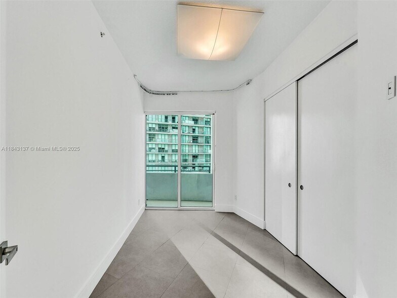 Building Photo - 60 SW 13th St