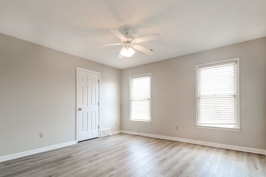 Building Photo - 9354 Sarsen Dr