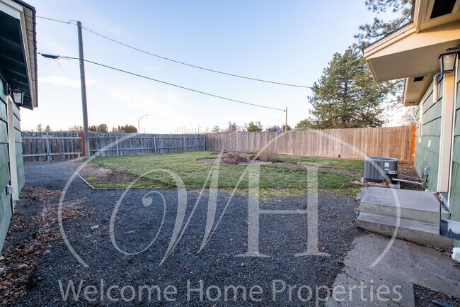 Building Photo - Newly Remodeled Single Family Home