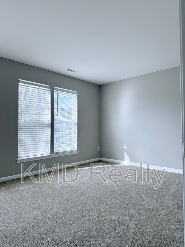 Building Photo - 4917 Sunburst Ln