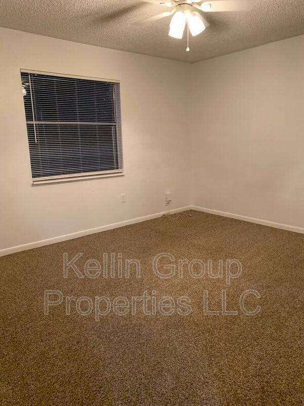 Building Photo - 858 Fox Lake Dr