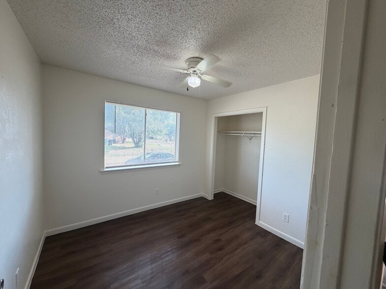 Building Photo - 3920 Redstone Rd