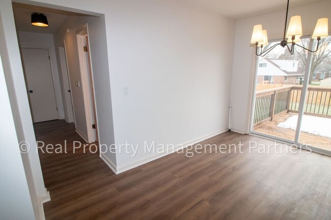 Building Photo - Fully Renovated 5 Bed, 2 Bath Home Near Breton Village