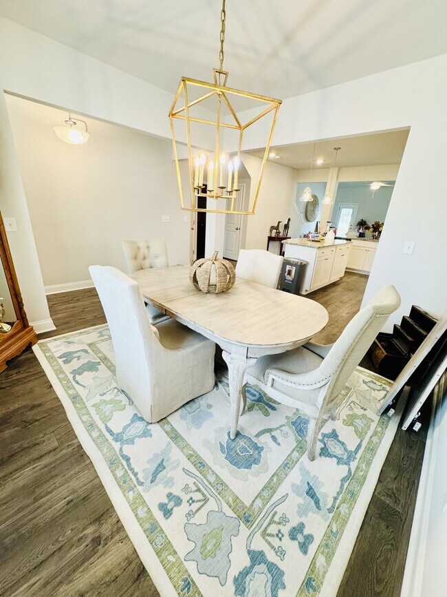 Building Photo - 2464 Campton Lp