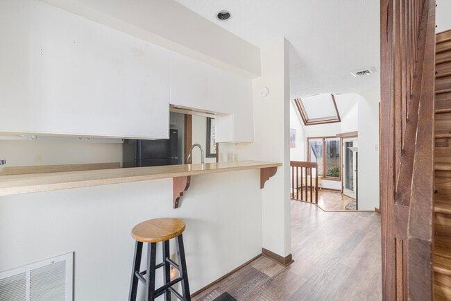 Building Photo - 115 Beechnut St