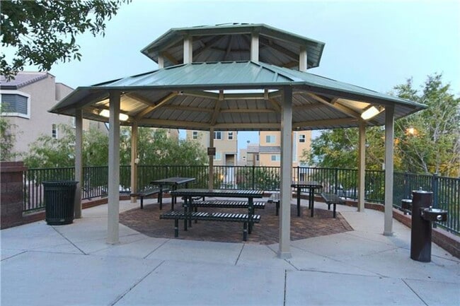Building Photo - 10626 Shiny Skies Dr