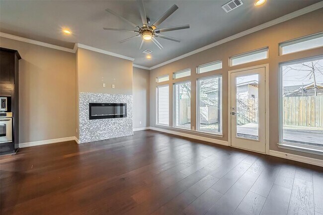 Building Photo - 4307 Hershe St
