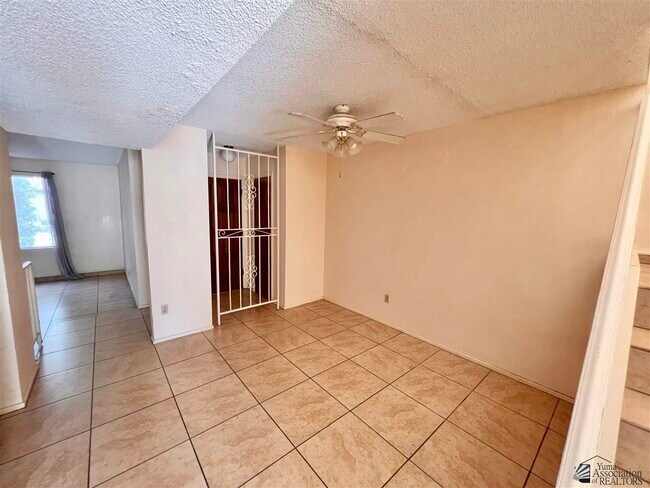 Building Photo - 2045 S 14th Ave