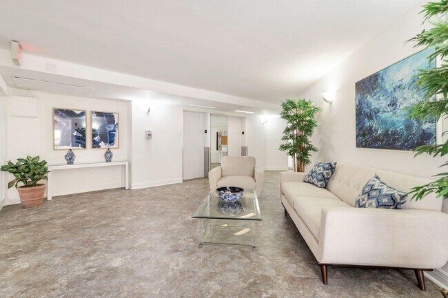 Building Photo - 3475 S Ocean Blvd