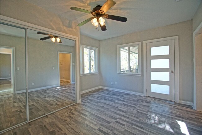 Building Photo - 3915 Fredonia Dr