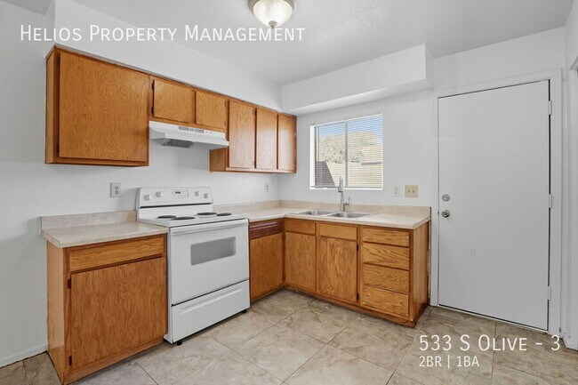 Building Photo - 533 S Olive