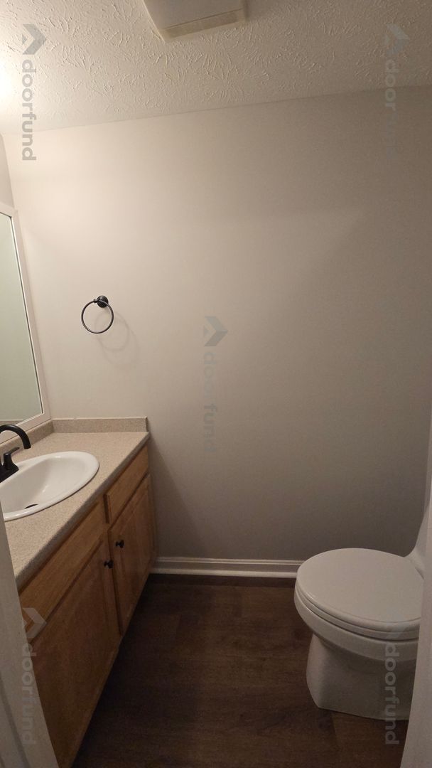 Building Photo - 62 Constitution Dr