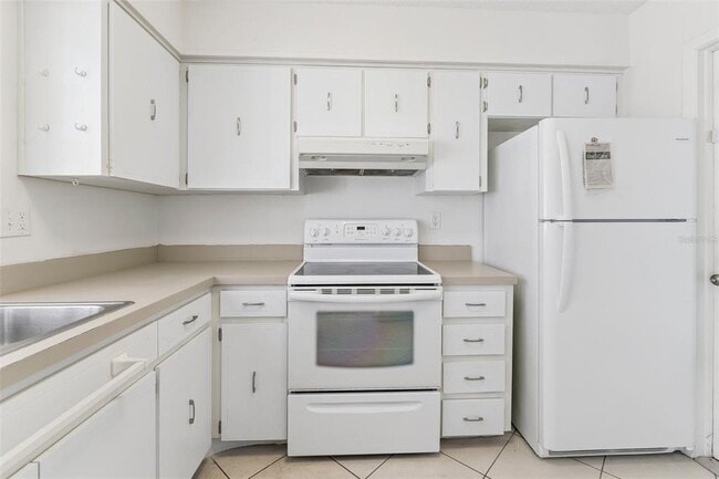 Building Photo - 4456 Great Lakes Dr N