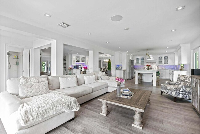 Building Photo - 6204 Celadon Cir