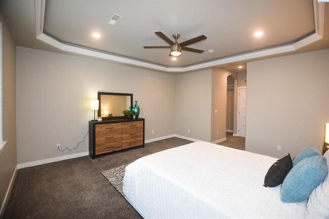 Building Photo - Low-Maintenance Living with Modern Comfort