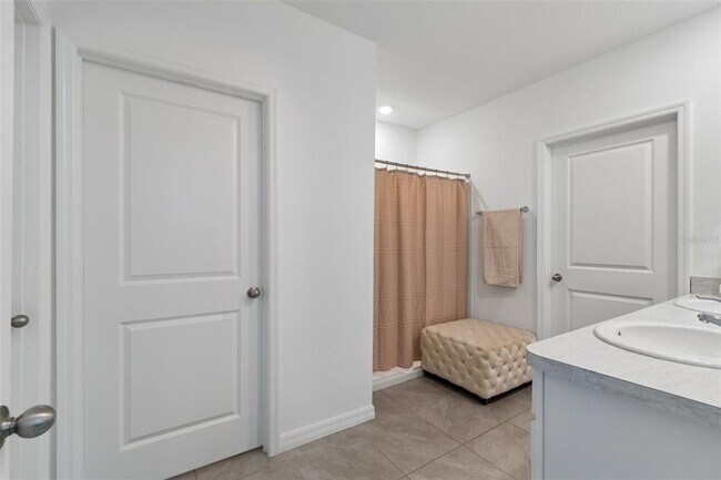 Building Photo - 3406 Grassy Knl