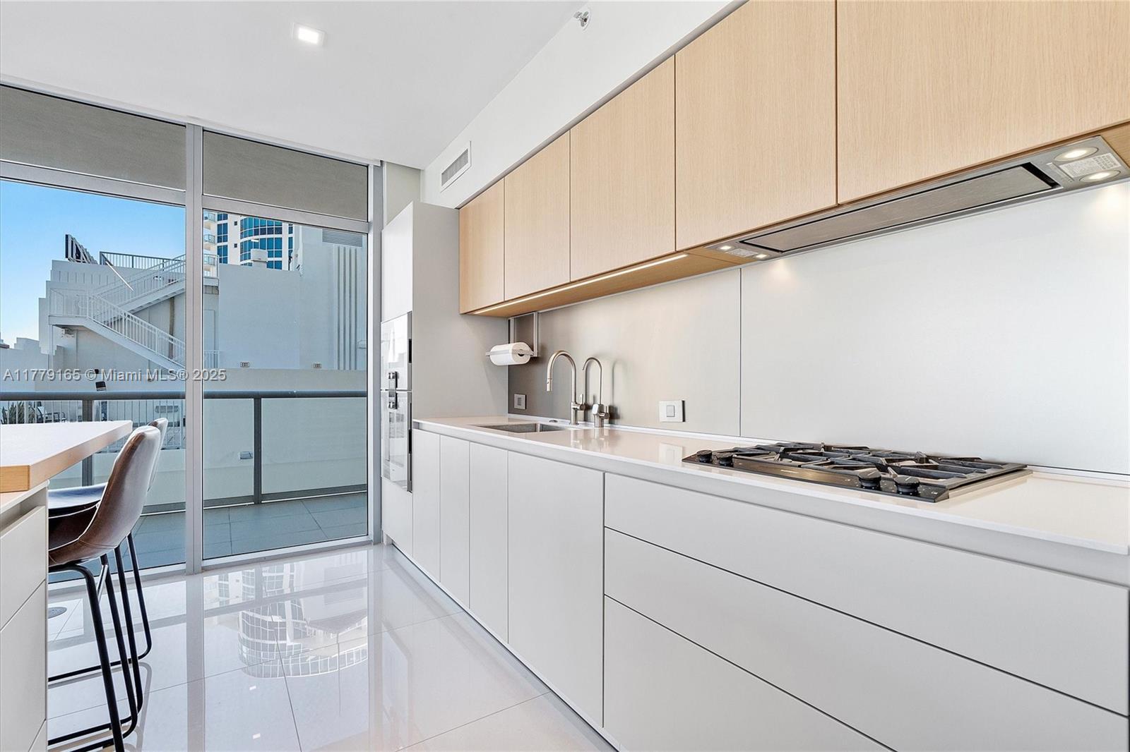 Building Photo - 3737 Collins Ave