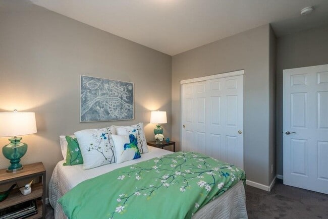Building Photo - Stunning Updated Alameda Home w/ Backyard Deck & Custom Features