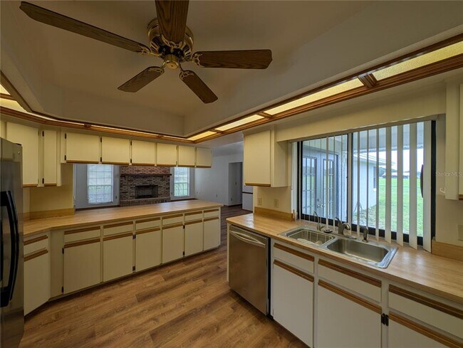 Building Photo - 3930 N Forbes Rd