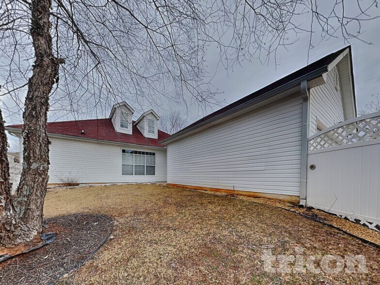 Building Photo - 2704 Mariner Way