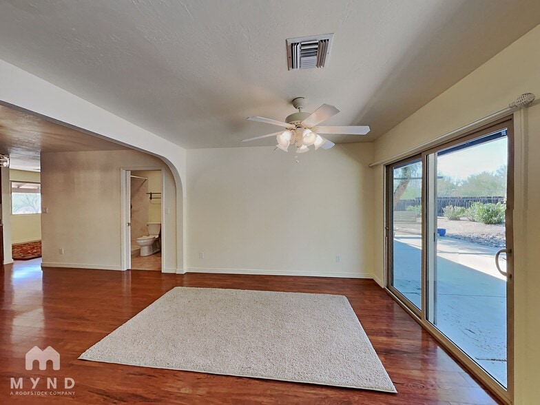Building Photo - 7900 N Leonardo Da Vinci Way