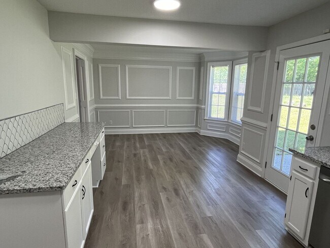 Building Photo - COMING SOON!!!  Updated 4 Bed Home in North Charlotte