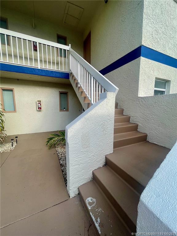 Building Photo - 1522 SE Royal Green Cir
