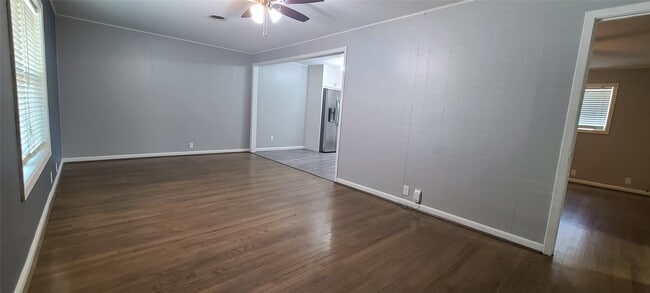 Building Photo - 1418 N Roberson St