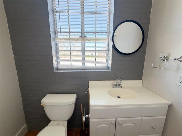 Building Photo - 1300 W Main St