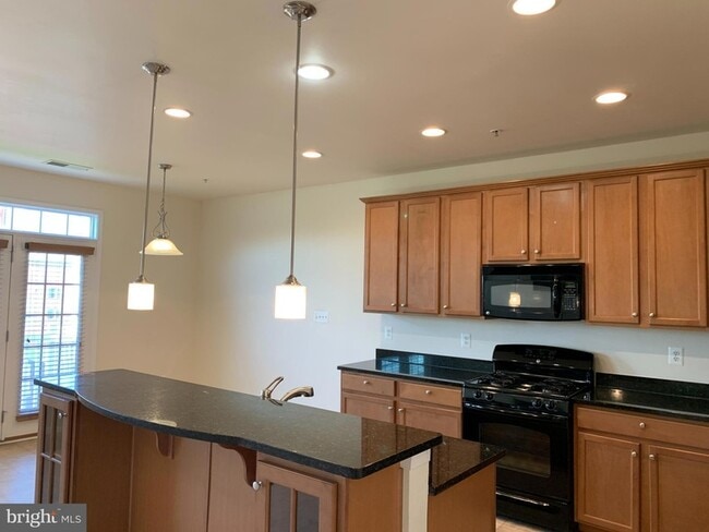 Building Photo - 21564 Romans Dr