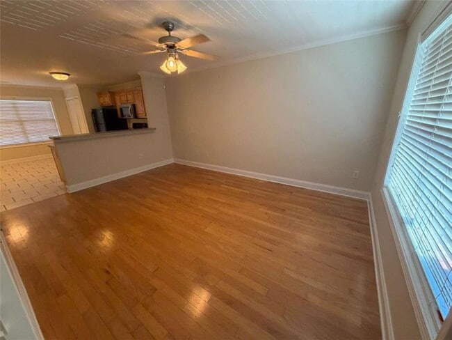 Building Photo - 105 Whitehead Rd