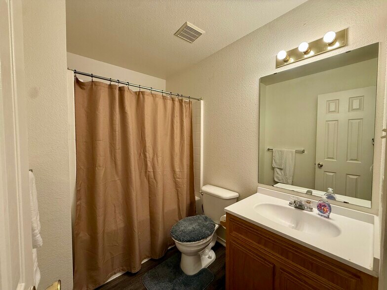 Building Photo - 4302 Alleeta Dr
