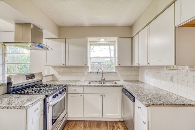Building Photo - 4419 Curly Oaks Dr