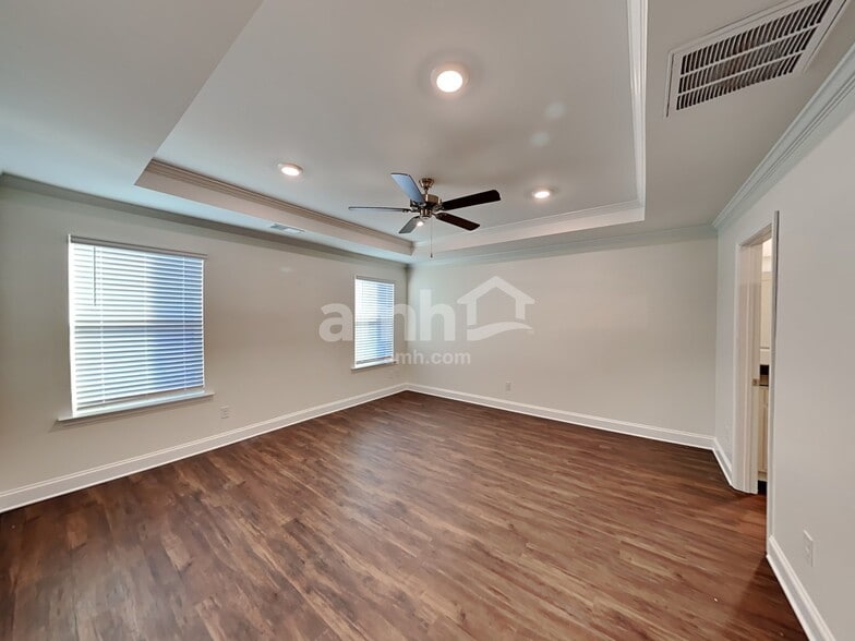 Building Photo - 572 Rivermist Dr