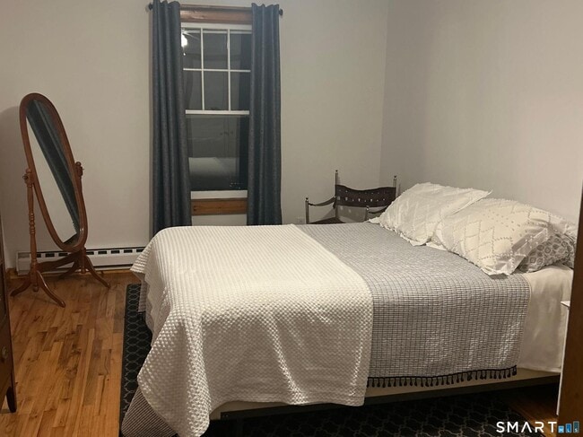 Building Photo - 28 Sugar St