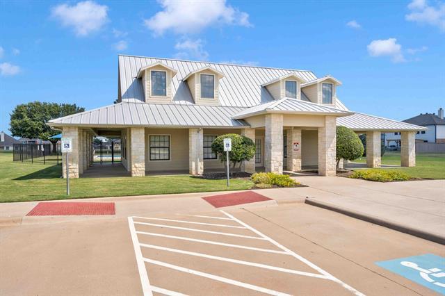 Building Photo - 12669 Forest Lawn Rd
