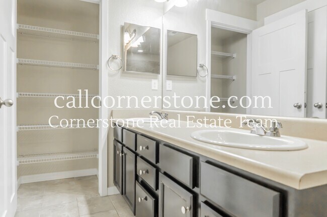 Building Photo - 7406 Willow Pines Pl