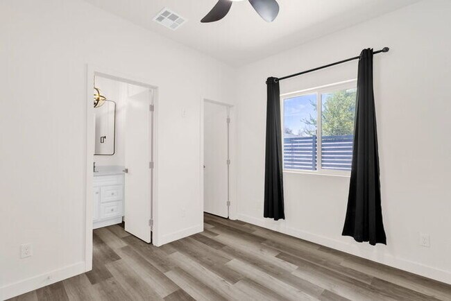 Building Photo - Brand NEW house built this year in Uptown Phx