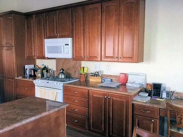 Building Photo - 10665 Cherry Hills Dr