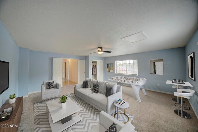 Building Photo - 480 N 6th Dr