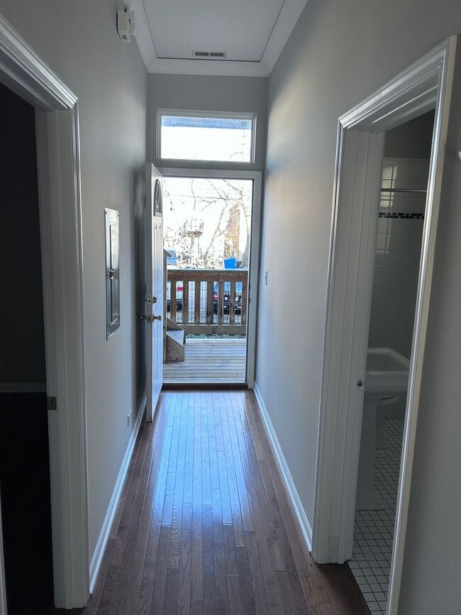 Building Photo - 1819 N Washtenaw Ave