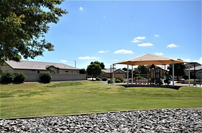 Building Photo - 998 W Desert Sky Dr