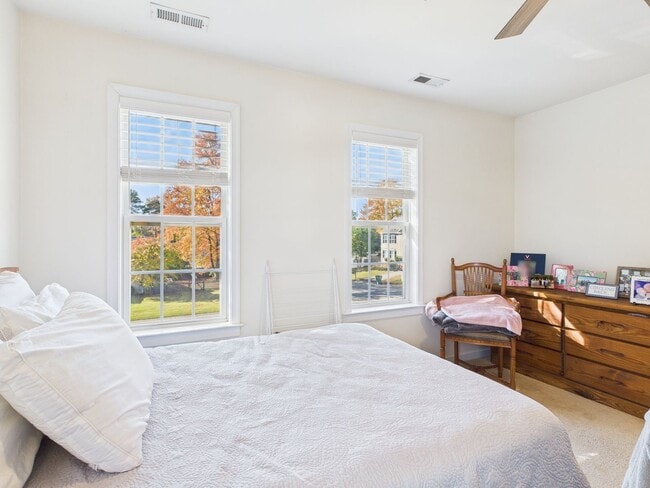 Building Photo - 7016 Tulane Ave